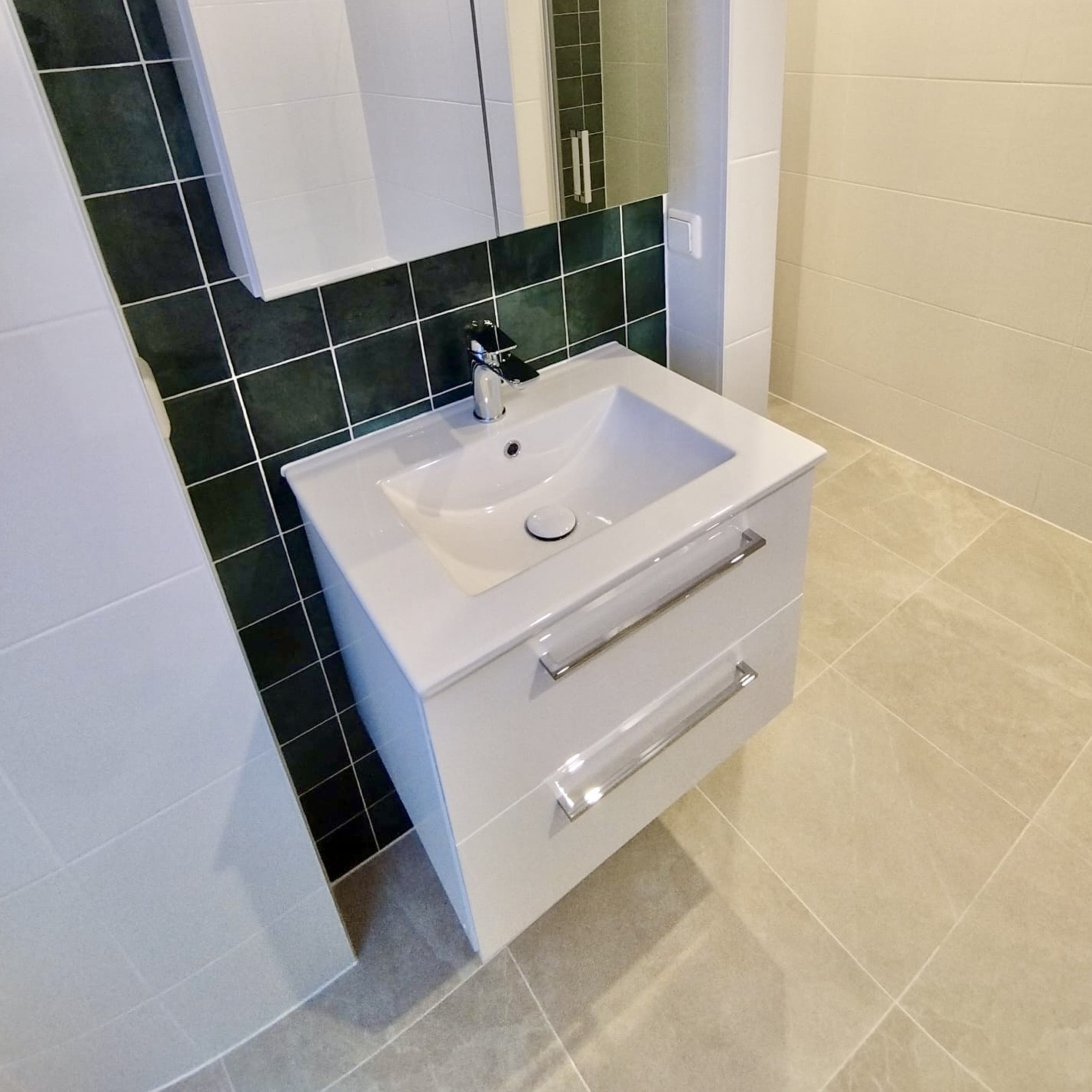 Wastafel installatie